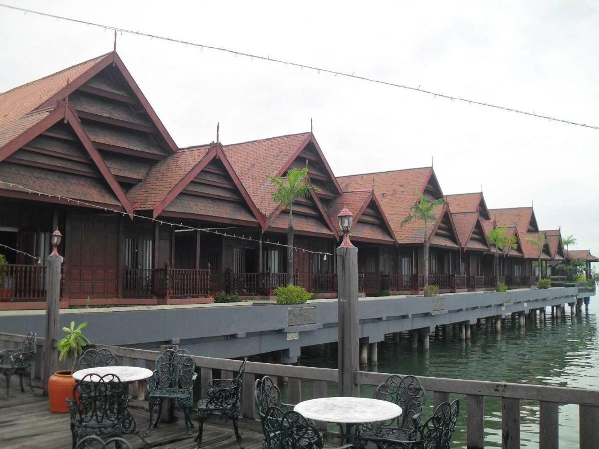 Hotel Pantai Gapura Μακασάρ Εξωτερικό φωτογραφία