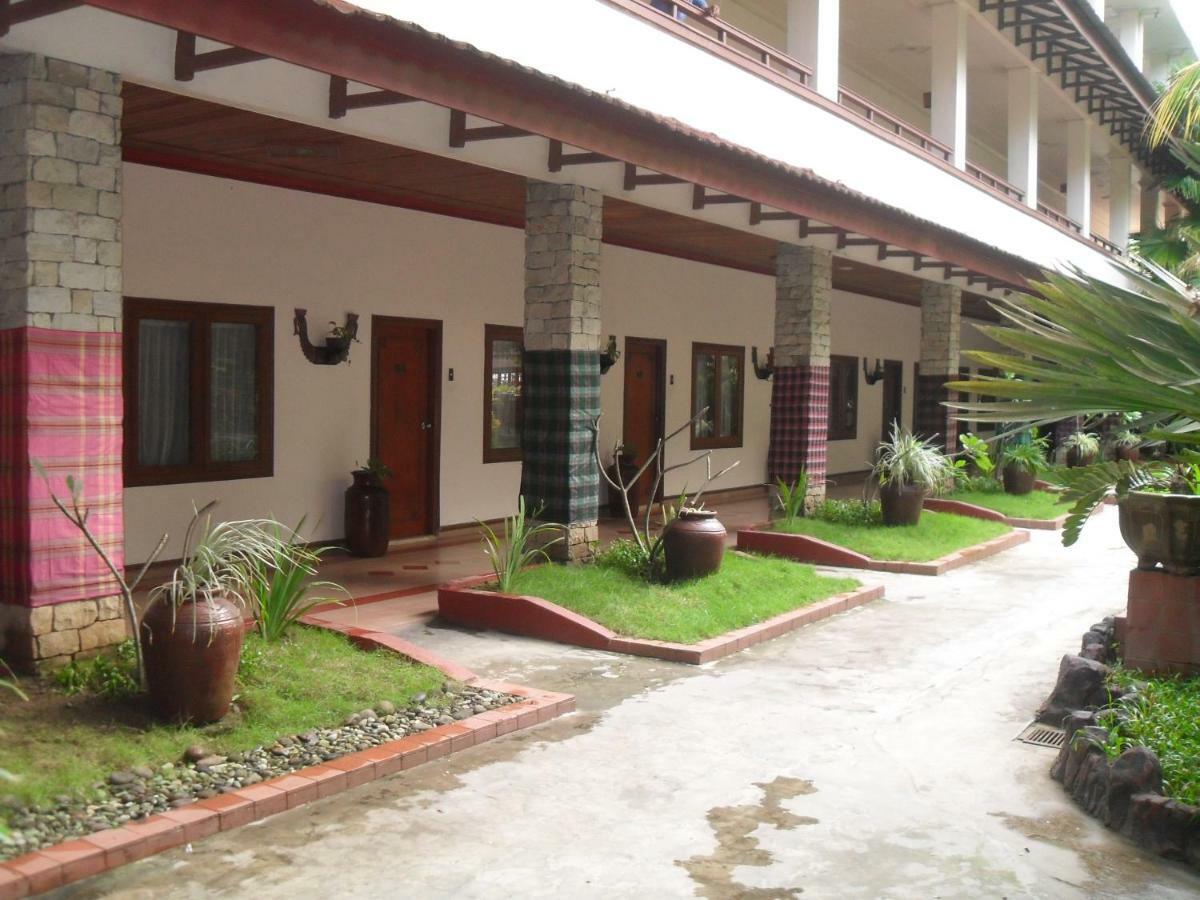 Hotel Pantai Gapura Μακασάρ Εξωτερικό φωτογραφία