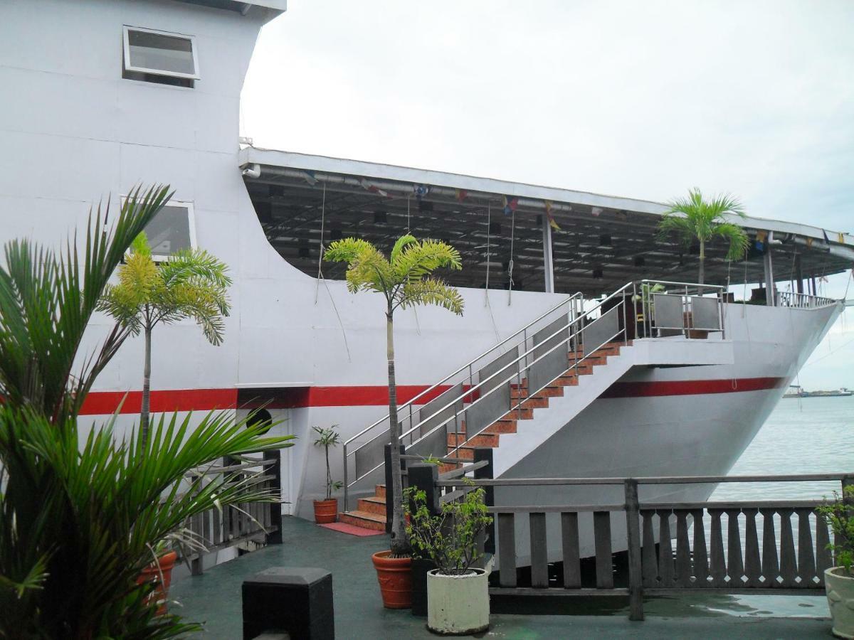 Hotel Pantai Gapura Μακασάρ Εξωτερικό φωτογραφία