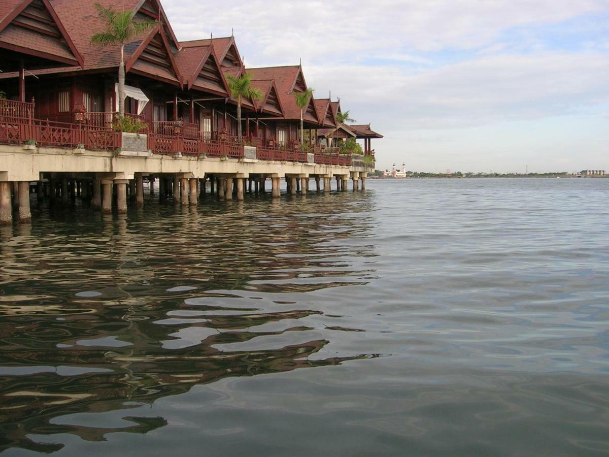 Hotel Pantai Gapura Μακασάρ Εξωτερικό φωτογραφία